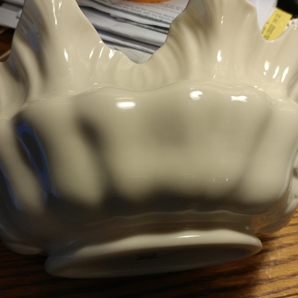 Lenox White Porcelain Flower or Console Centerpiece - Picture 2 of 11